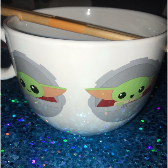 Star Wars The Mandalorian ramen mug with chopsticks. New in box - Picture 7 of 7
